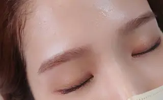 メンズ アイブロウ NAZ eyelash&eyebrow by medical salon所属・NAZ 表参道 Tomokoのマツエク・マツパデザイン