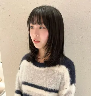 ミディアム ブリーチなしカラー /ベージュカラーのヘアスタイル