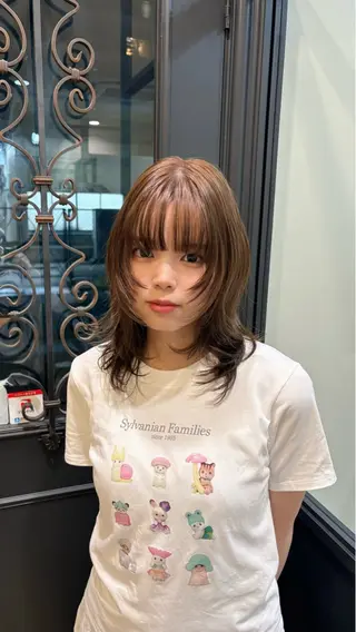 ミディアム しおり🍬 KOKORO🤍のヘアスタイル