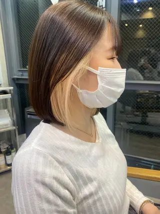 ショート カラー 室谷 侑奈のヘアスタイル