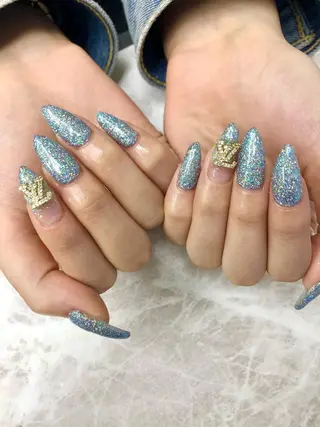 ネイル MADIA藤沢所属・MADIA MEGUのネイルデザイン