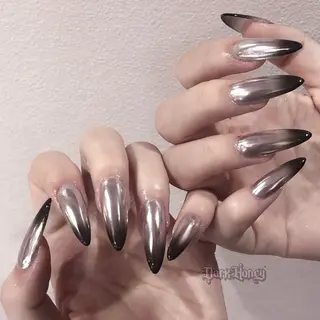 ネイル Dark Honey Susuのネイルデザイン