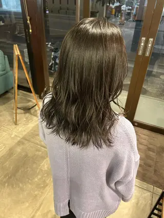 カラー AGREE Momokaのヘアスタイル