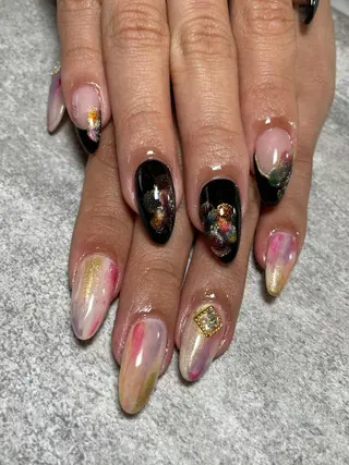 ネイル 蓑原 佳央里のネイルデザイン