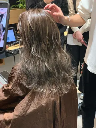 カラー 🇰🇷レイヤー カット💐Seinaのヘアスタイル