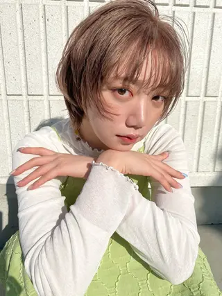 ショート 垢抜け/レイヤー/ ハイトーン/アスナのヘアスタイル