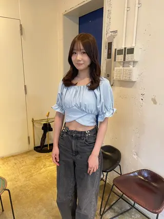 ミディアム カラー MIOベージュカラー 柔らかいカラーのヘアスタイル