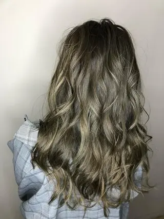 ロング カラー 艶髪職人 山本隼正のヘアスタイル