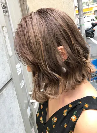 ミディアム カラー ヘアアレンジ MiU所属・韓国×髪質改善×美髪 縮毛矯正×レイヤーのヘアスタイル