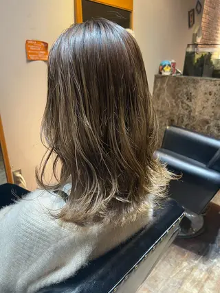 ミディアム アンダーバーホワイト上本町所属・園田 としきのヘアスタイル