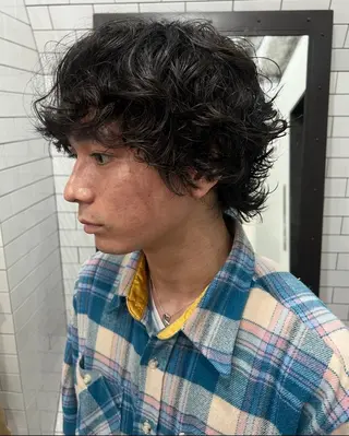ショート パーマ メンズ 山本 真之介のヘアスタイル