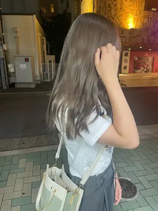 ロング カラー カットモデル/ ハイトーン/ゆうあのヘアスタイル