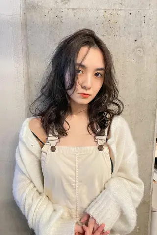 セミロング パーマ パーマ/レイヤー 岩山丈一郎のヘアスタイル