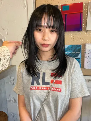 セミロング パーマ Loom.所属・村上雅人 ナチュラルモードのヘアスタイル