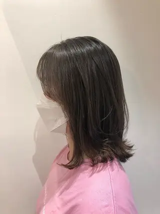 ミディアム カラー 山本 佳奈のヘアスタイル