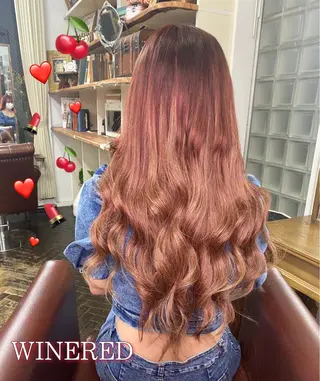 ロング カラー モモカ/ハイトーン /バレイヤージュのヘアスタイル