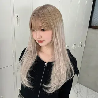 ロング りおな/エクステ /ハイトーンカラーのヘアスタイル