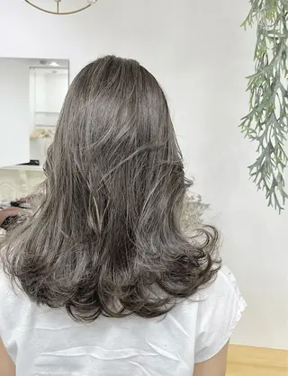 ミディアム hoNua. 栄/透明感カラーのヘアスタイル