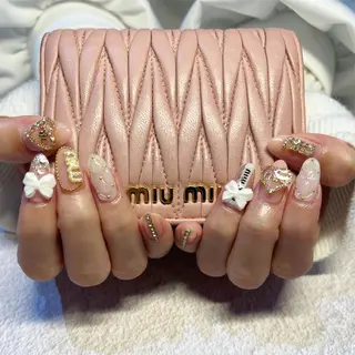 ネイル ちゅるんネイル🪄 耳ツボジュエリー🔗のネイルデザイン