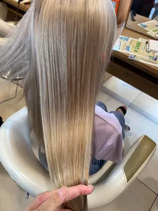 ロング EARTH 新宮店のヘアスタイル