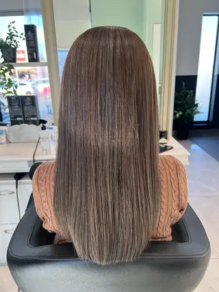 ロング カラー 古谷 香菜美のヘアスタイル