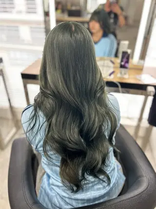ロング カラー YUKA💜淡色 ラベンダー/ベージュのヘアスタイル