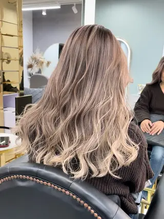 セミロング senjyu GINZA所属・バレイヤージュ/ハイ ライト/庄司鉄平のヘアスタイル