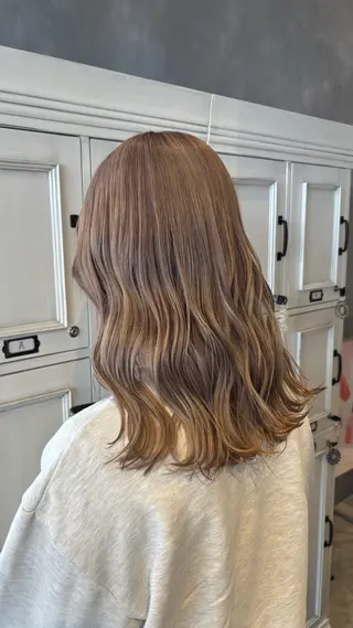 セミロング カラー 長瀬 友唯のヘアスタイル