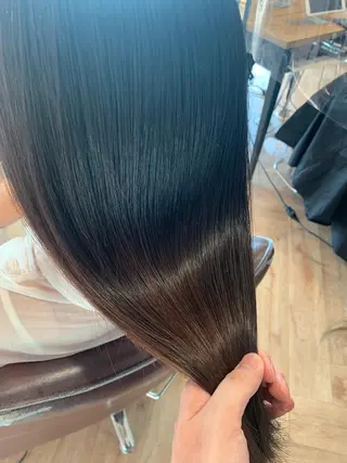 セミロング 韓国🇰🇷レイヤー 映える顔周り🩷のヘアスタイル