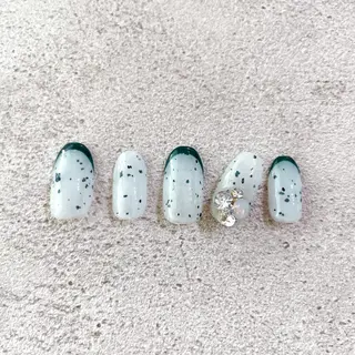 ネイル Tiary Nail Fのネイルデザイン