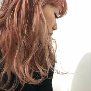 カラー ニシオカ タクヤのヘアスタイル