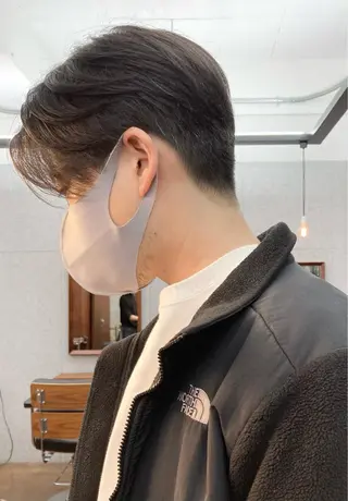 ショート メンズ 松岡 俊輔のヘアスタイル