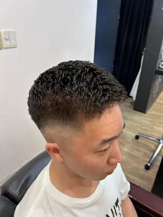 パーマ メンズ ヘア&メイクヤマグチトゥシェル所属・池部 宥伎のヘアスタイル