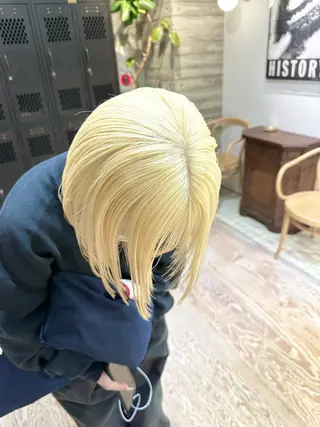 ミディアム カラー kai .のヘアスタイル