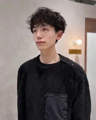 ショート garage.所属・吉田 慎冴/メンズパーマのヘアスタイル