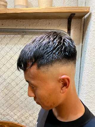 メンズ 傷ませないカラー・ ボブ・リクト💥のヘアスタイル