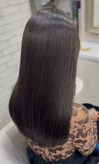 ロング 【TAKAYA】🌸 白髪ぼかしカラーのヘアスタイル