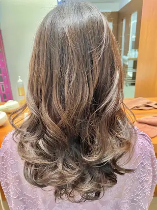セミロング コテ巻き風パーマ 河島恭平のヘアスタイル