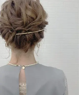 ミディアム ヘアアレンジ GRANLUSSO 〜グランルッソ駅前店所属・木口 嘉美のヘアスタイル