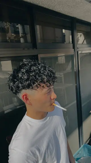 パーマ neuer bar ber虎太郎のヘアスタイル