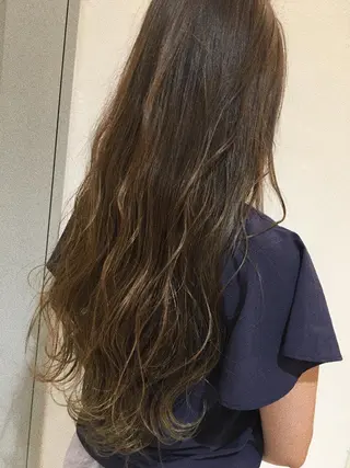 ロング カラー 船津 佳奈美のヘアスタイル