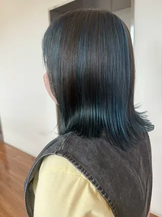 ミディアム カラー 相澤 茉澄のヘアスタイル