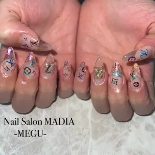 ネイル MADIA藤沢所属・MADIA MEGUのネイルデザイン