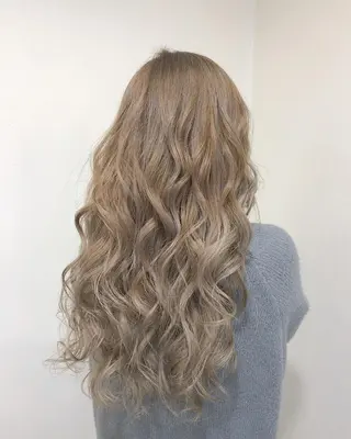 ロング ヤマグチ ヒカルのヘアスタイル