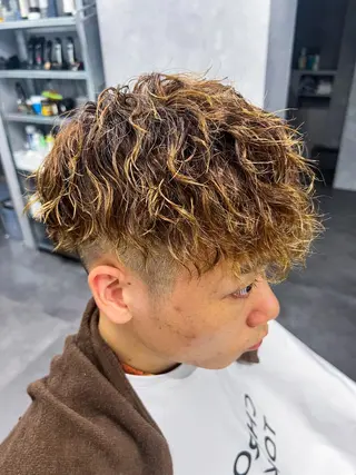 ショート パーマ メンズ The Gollum cut＆shave所属・垢抜け・メンズパーマ 津山祐紀のヘアスタイル