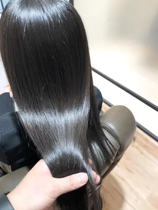 セミロング 髪質改善 suzukiのヘアスタイル