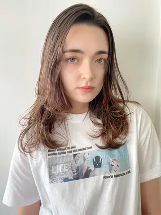 セミロング カラー yurika☁️ 似合わせ｜レイヤーのヘアスタイル