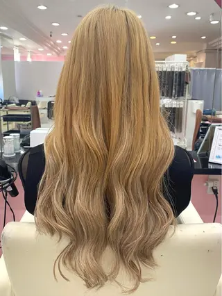 ロング illfrere所属・illfrere MOMOKAのヘアスタイル