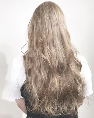 ロング カラー _WHITE+ 南海難波店のヘアスタイル