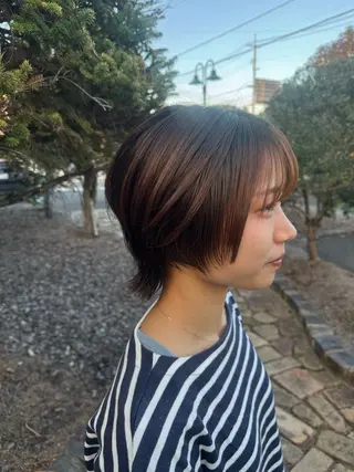 ショート 𝒇𝒍𝒂𝒕/ 𝐇𝐈𝐍𝐀のヘアスタイル